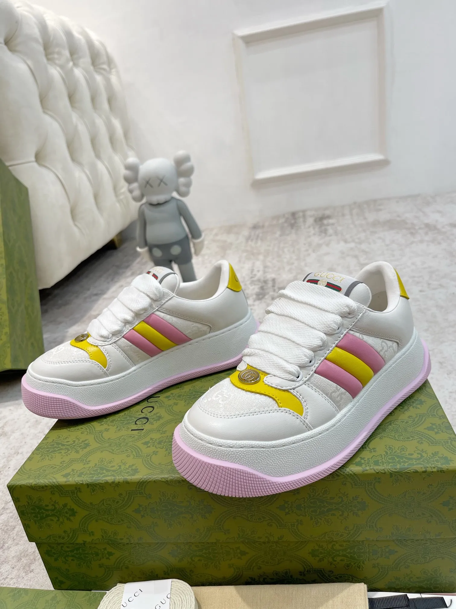 👟👟Ex-factory price 660👟👟Gucci's latest chubby thick-soled dirty shoes~~couple casual shoes, 6cm height-increasing shoes~~ The upper is stained cowhide stitched with classic double G cloth fabric, the terry cloth is delicate and sweat-absorbent and breathable, the foot pad is integrated with latex injection molding, 6cm thick T👟👟Ex-factory price U two-color sole✅ 35-40